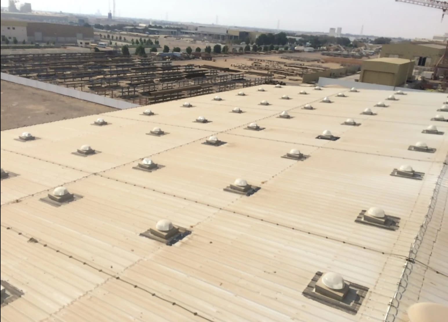 Steel building roof for industrial and commercial use